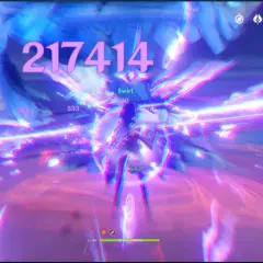 Genshin Raiden zadaje potężny cios, zadając 217414 obrażeń. Wokół niej wiruje fioletowa energia.