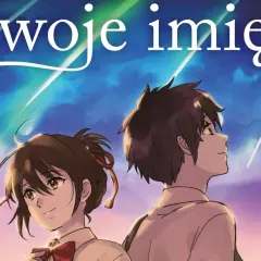 Dwoje młodych ludzi, bohaterów anime "twoje imię", patrzy w niebo.