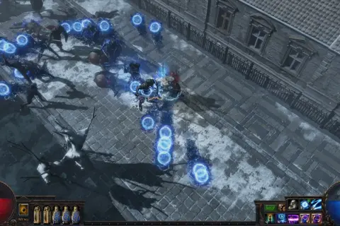 W grze Path of Exile, poe nowa liga, bohater walczy z hordą wrogów, używając magicznych kul energii.