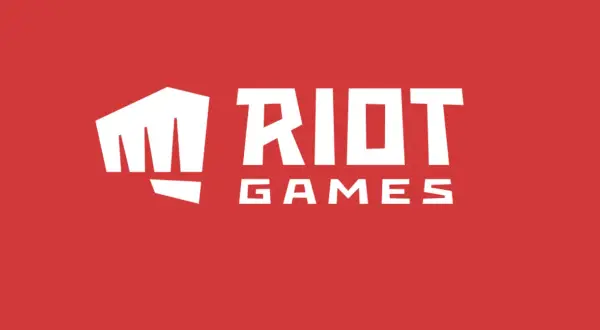 Białe logo Riot Games na czerwonym tle. Czyżby zapowiedź nowego **riot mmo**?