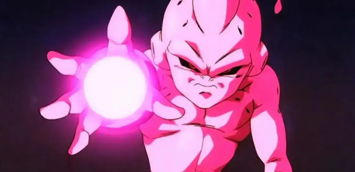 Kid Buu z różową kulą energii w dłoni, gotowy do ataku.