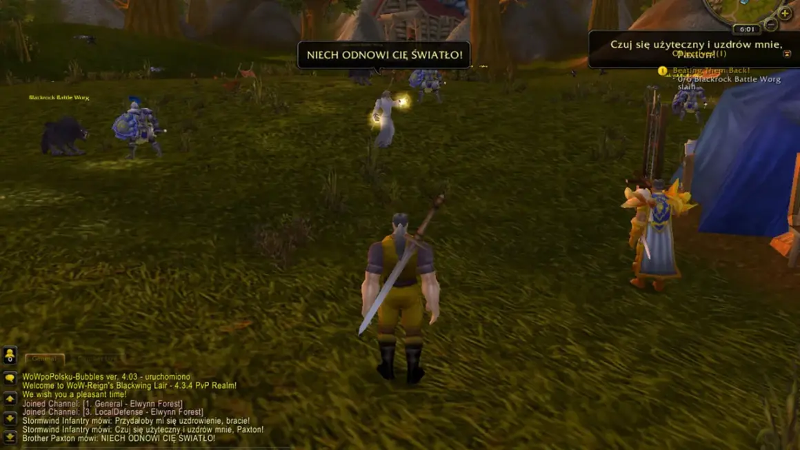 Gracze w grze WoW po polsku, jeden z nich woła: "NIECH ODNOWI CIĘ ŚWIATŁO!".