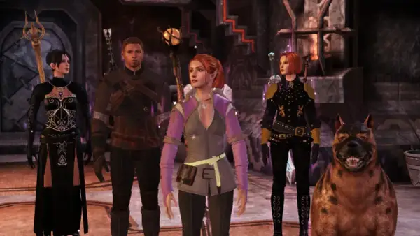 Postacie z Dragon Age Origins, w tym pies, w fantazyjnych strojach. Wyglądają jak z modów do gry.