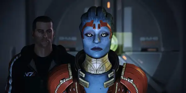Mass Effect: Samara, asari z białymi oczami, stoi obok mężczyzny w czarnej bluzie z symbolem N7.
